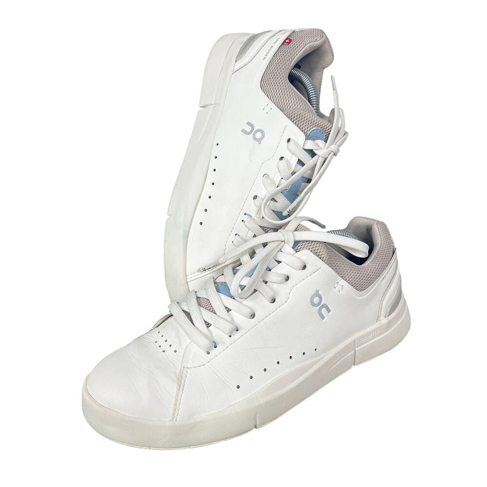 On Cloud Womens 7.5 Athleisure Minimalist Preppy The Roger Advantage Sneakers